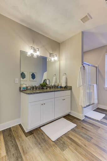 Master bathroom, ensuite Master bathroom, ensuite