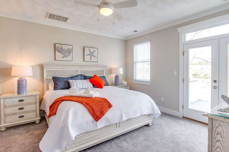 Master bedroom Master bedroom