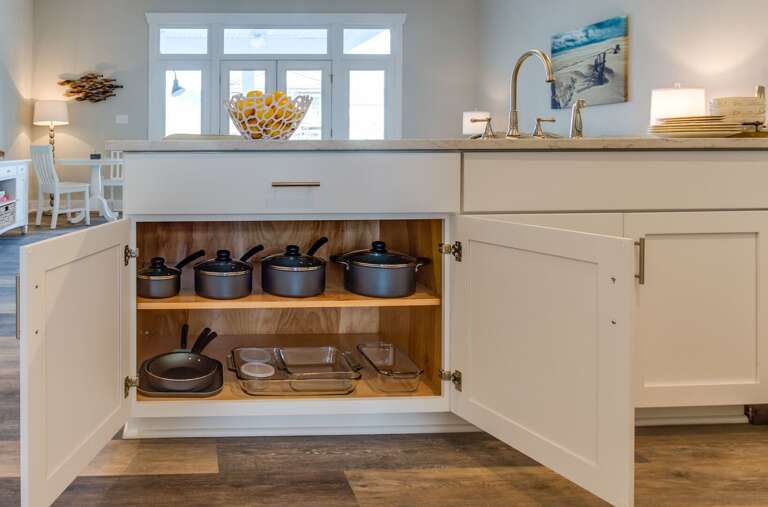 Pots, pans and dishes for cooking and baking. Pots, pans and dishes for cooking and baking.