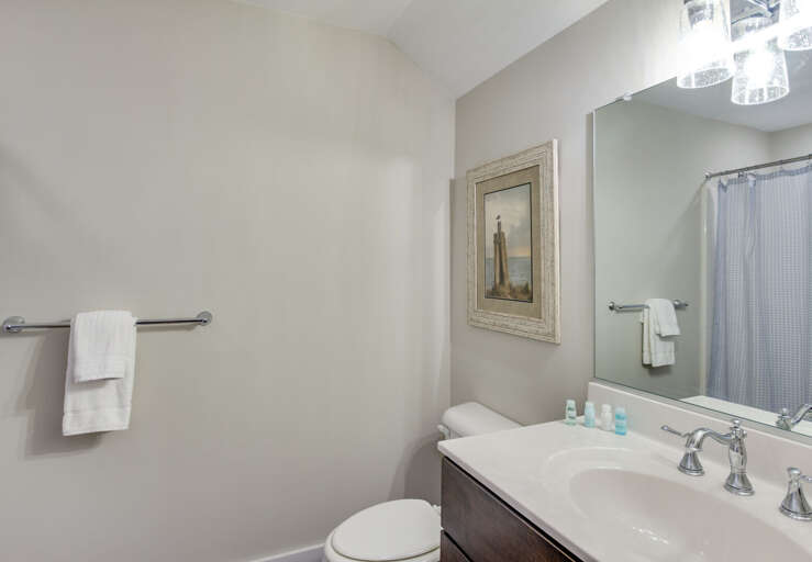 Twins and queen bedrooms share the third floor bathroom Twins and queen bedrooms share the third floor bathroom