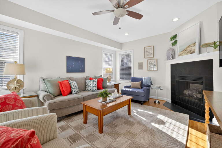 Renovated, new fixtures and textiles throughout. There is a wonderful gas fireplace for your pleasure, which is serviced each year by a professional. Renovated, new fixtures and textiles throughout. There is a wonderful gas fireplace for your pleasure, which is serviced each year by a professional.