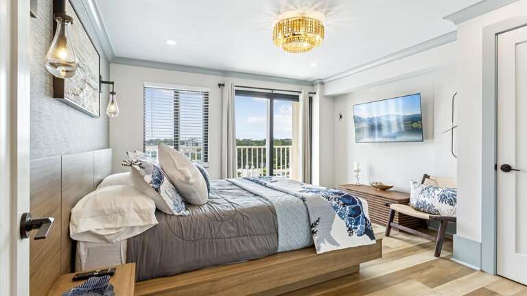 Private Balcony facing the inlet and jetty. Watch surfers perfect their form while the sun rises. Bedside sconces, hand selected linens and Smart Tvs throughout. Private Balcony facing the inlet and jetty. Watch surfers perfect their form while the sun rises. Bedside sconces, hand selected linens and Smart Tvs throughout.