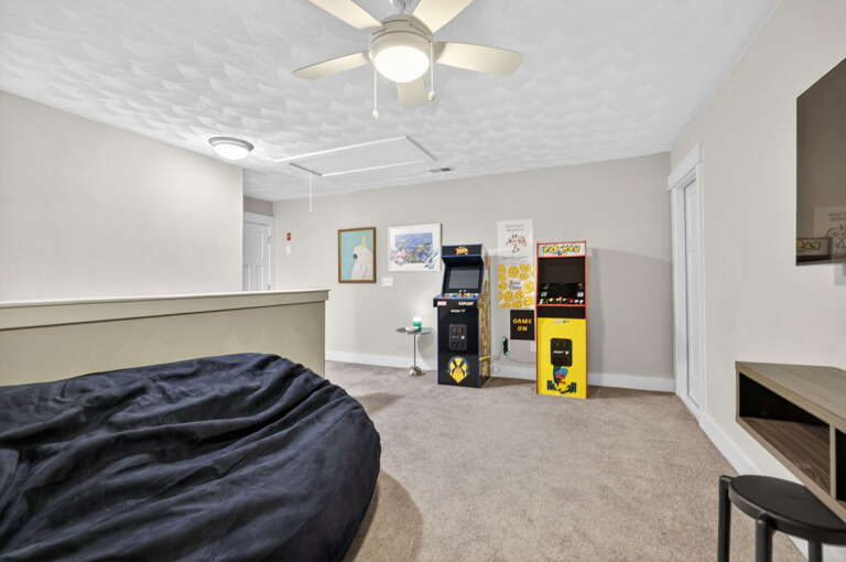 Loft Space, Game room/area with arcade and giant bean bag!