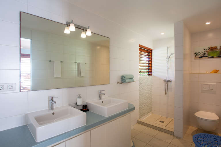 Vacation Rental Curacao bath room
