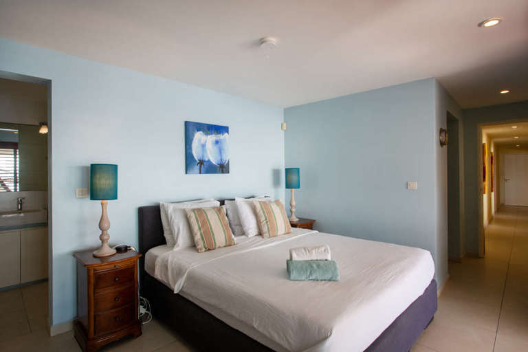 Curacao vacation rental: The master bedroom