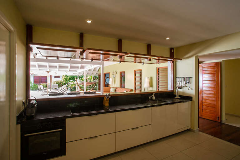 Curacao vacation home: Kitchen bar of Villa Sea Paradise Curacao