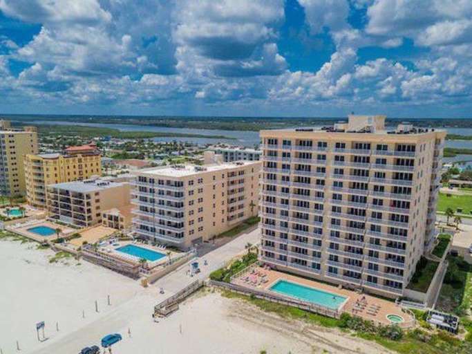 Sanibel Condo - large, beachside lap pool and hot tub. Aerial view from ocean. Sanibel Condo - large, beachside lap pool and hot tub. Aerial view from ocean.