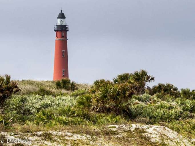 Ponce Inlet Lighthouse and Marine Science Center are 3.5 miles south. Ponce Inlet Lighthouse and Marine Science Center are 3.5 miles south.