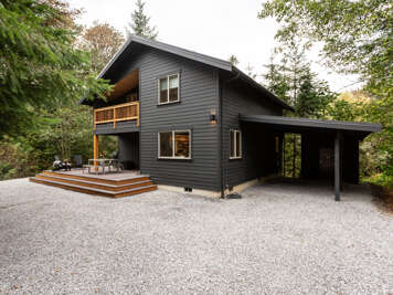 Jagged Lane Mountain Retreat, Tesla Charger is located under covered parking
