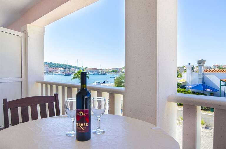 Rogoznica Apartment Rental