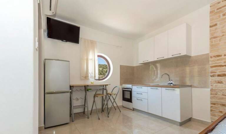 Zirje Apartment Rental