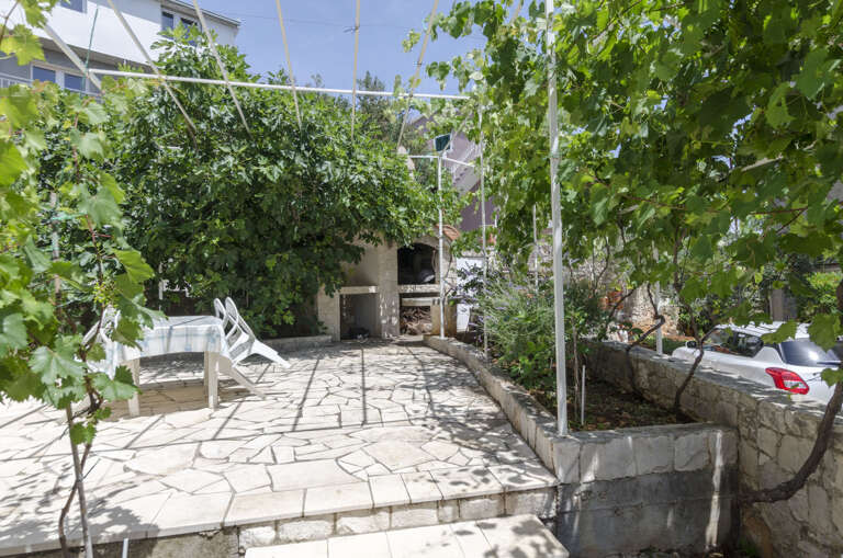 Okrug Gornji Apartment Rental