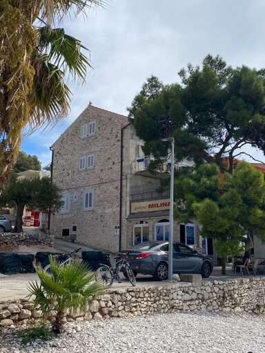 Milna Apartment Rental