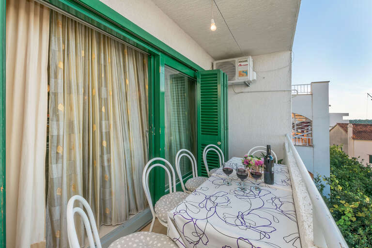Makarska Apartment Rental