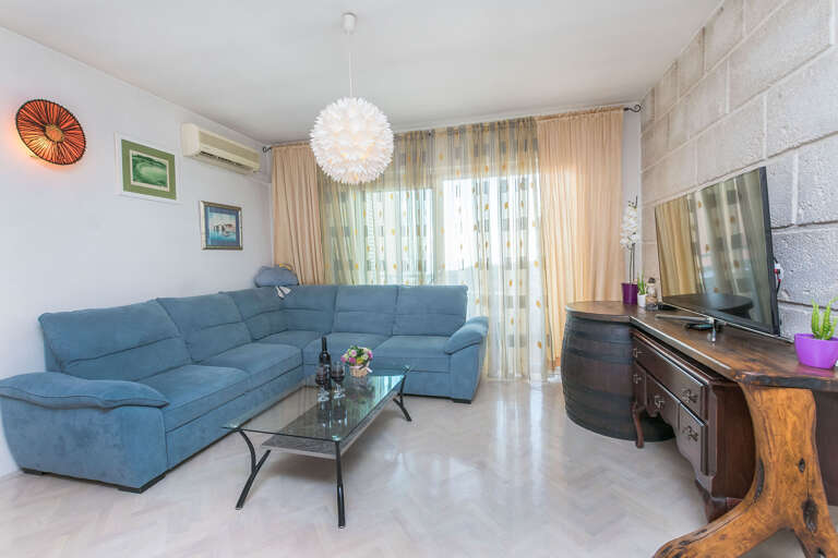 Makarska Apartment Rental