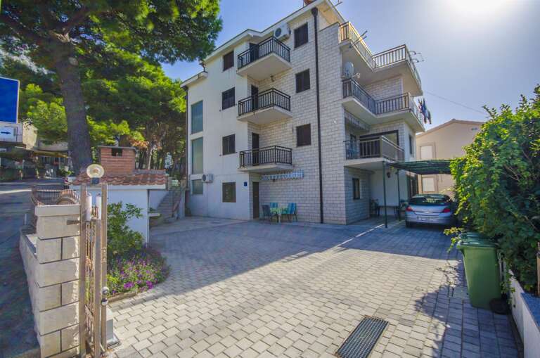 Makarska Apartment Rental