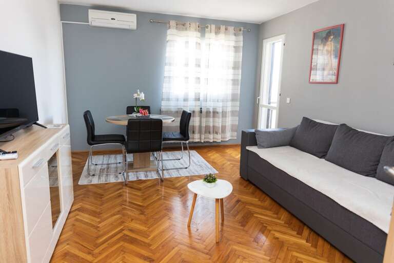 Makarska Apartment Rental