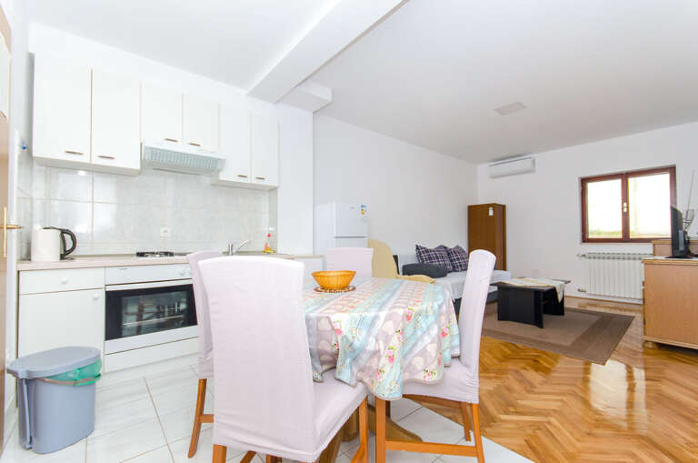 Makarska Apartment Rental