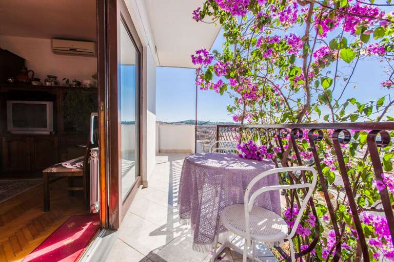 Makarska Apartment Rental