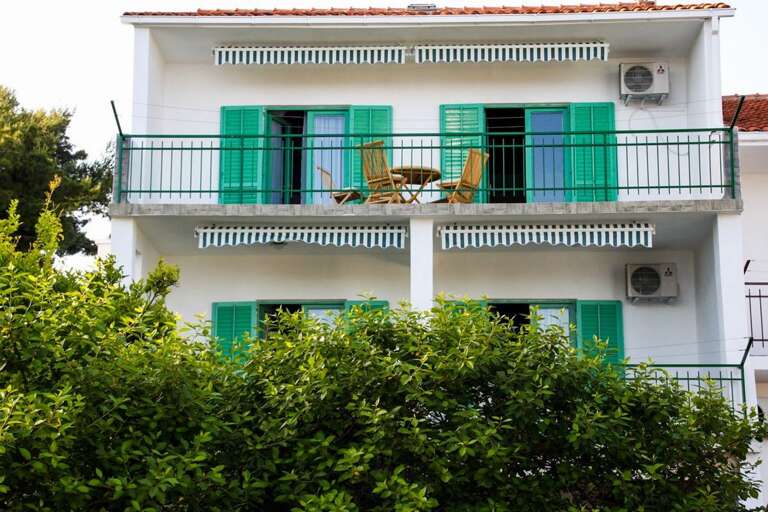 Okrug Gornji Apartment Rental