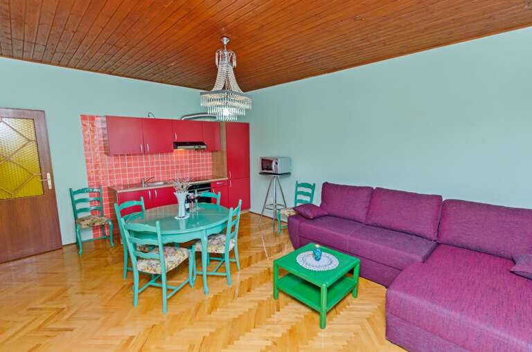 Okrug Gornji Apartment Rental