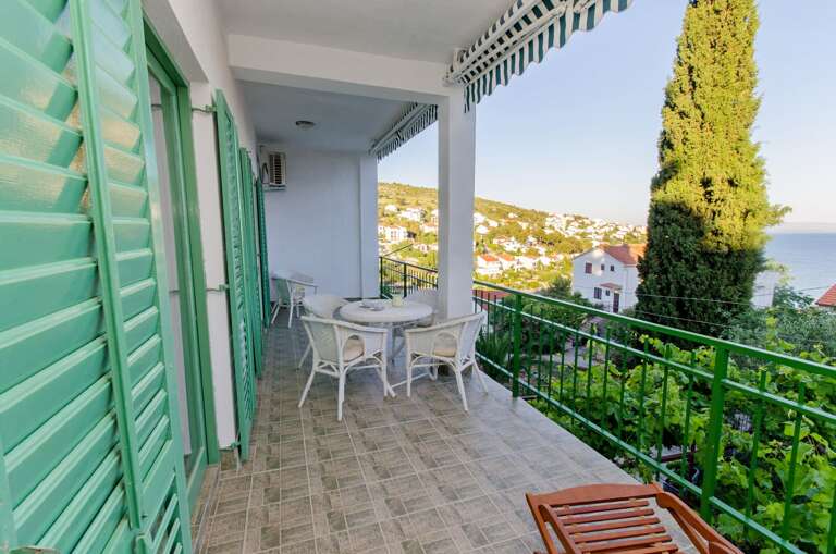 Okrug Gornji Apartment Rental