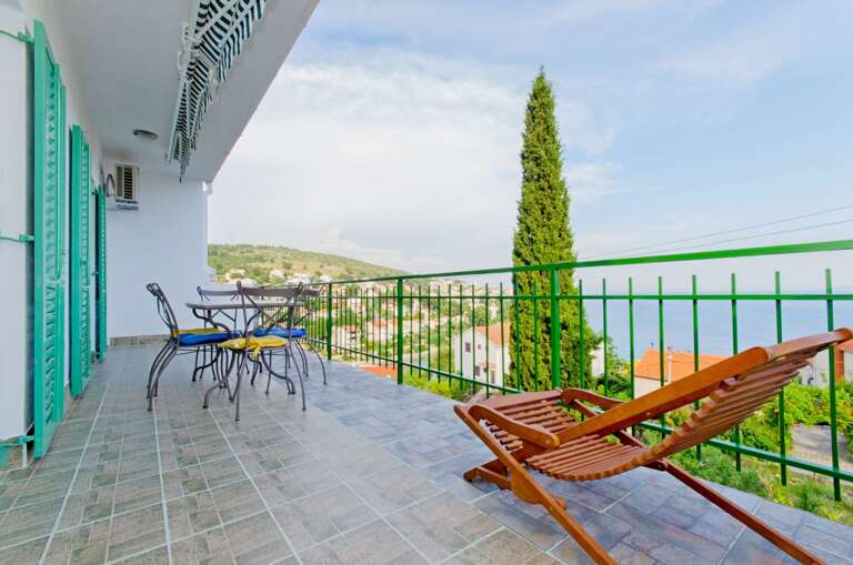 Okrug Gornji Apartment Rental