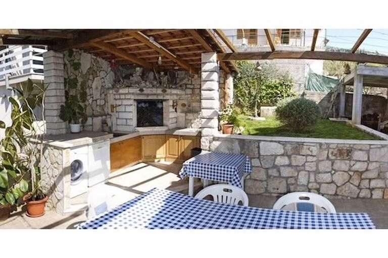 Komarna Apartment Rental