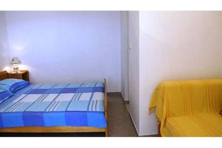 Komarna Rental Rental