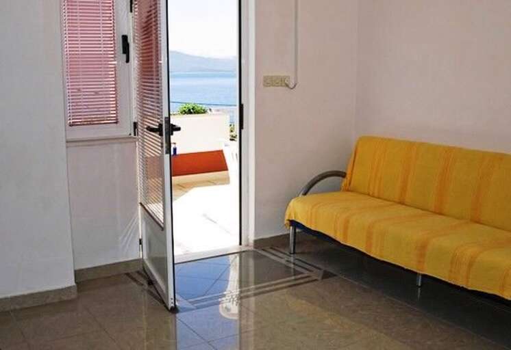 Komarna Rental Rental