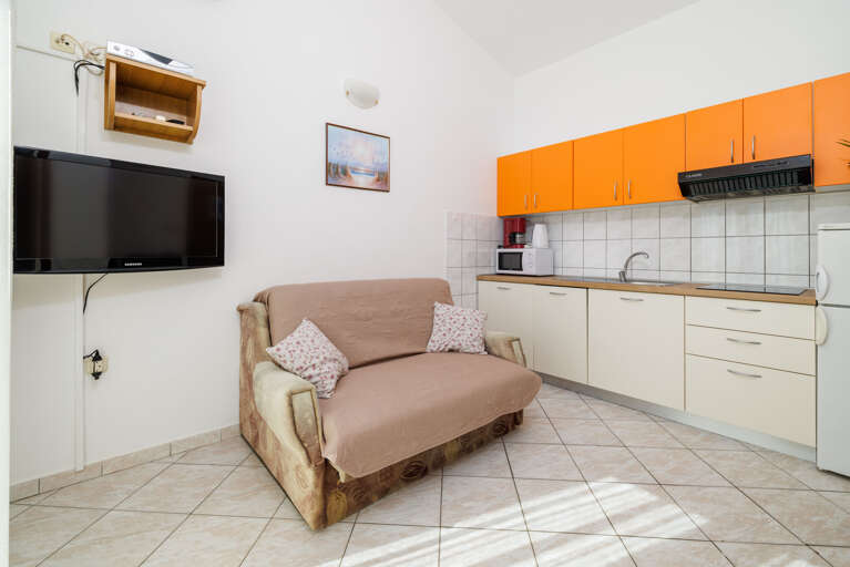 Mundanije Apartment Rental