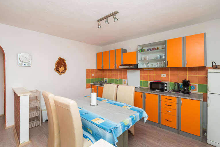 Podglavica Apartment Rental