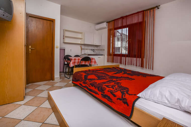 Podglavica Apartment Rental