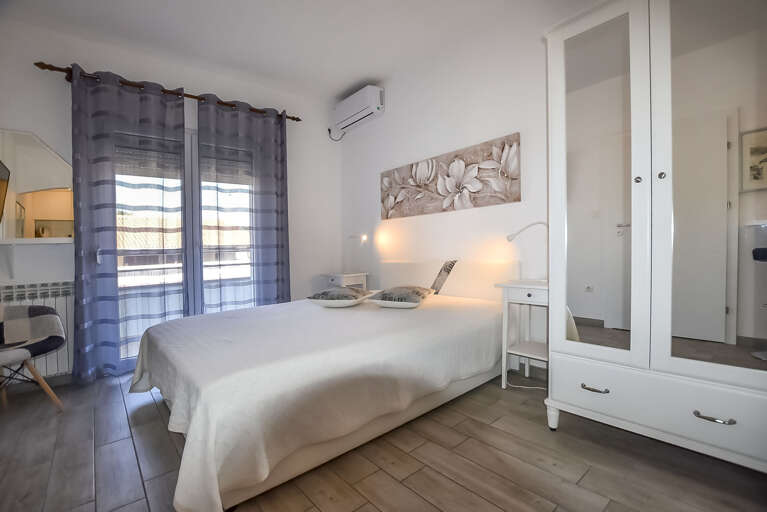 Sveti Filip I Jakov Apartment Rental