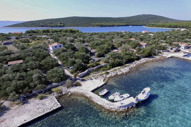 Kraj Home Rental