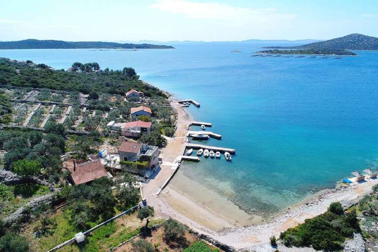 Tkon Home Rental