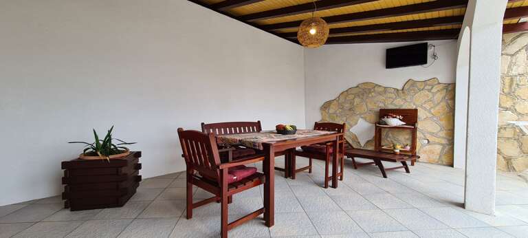 Jelsa Apartment Rental