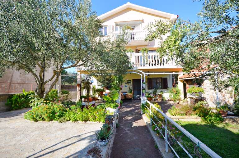 Murter Apartment Rental