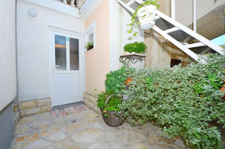 Murter Apartment Rental