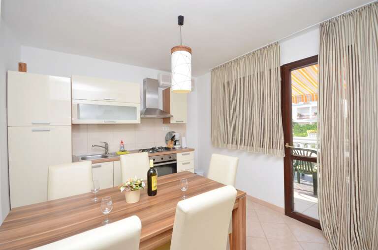 Murter Apartment Rental