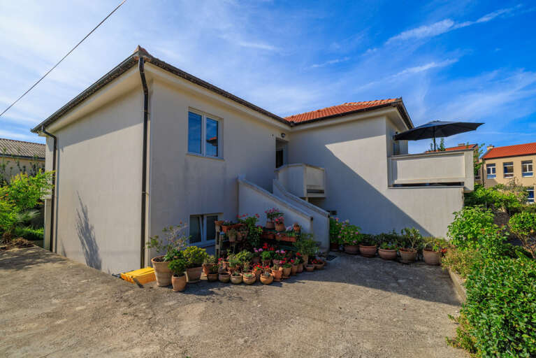 Banjol Apartment Rental