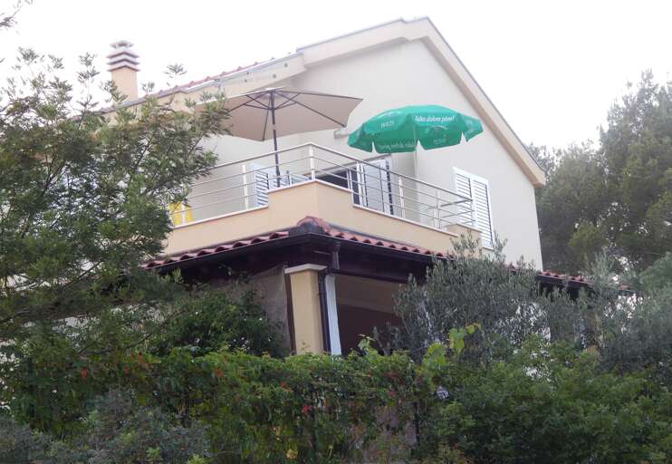 Milna Apartment Rental