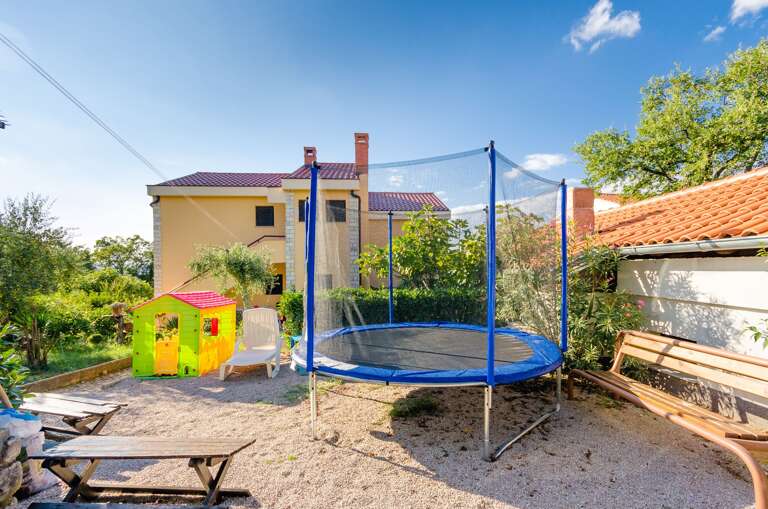 Njivice Apartment Rental
