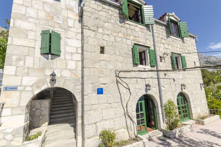Brela Apartment Rental