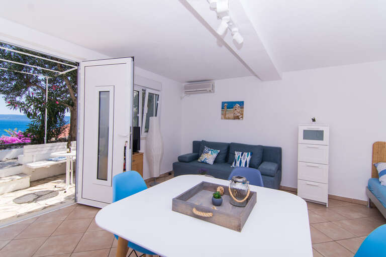 Okrug Gornji Apartment Rental