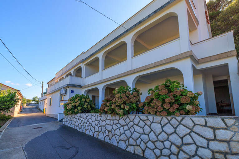 Lopar Apartment Rental