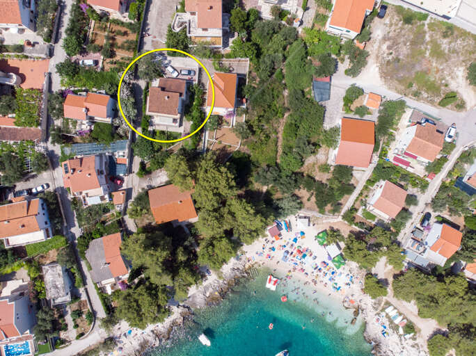 Okrug Gornji Home Rental