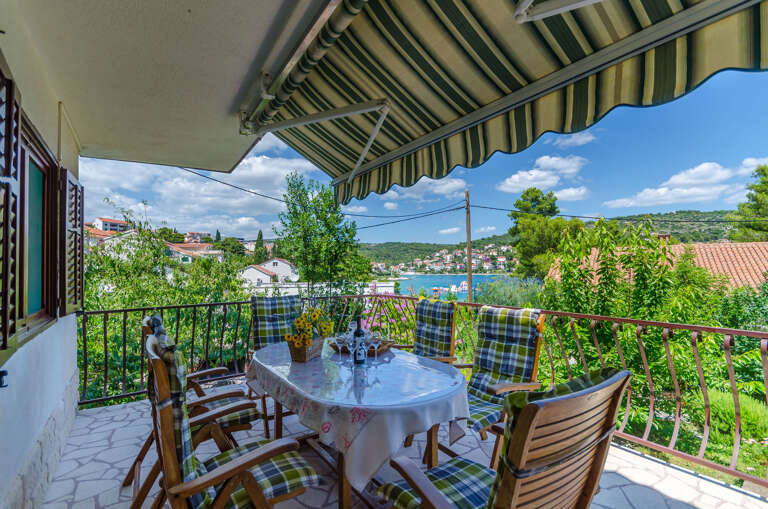 Okrug Gornji Home Rental