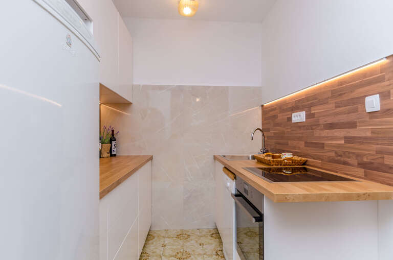 Okrug Gornji Home Rental