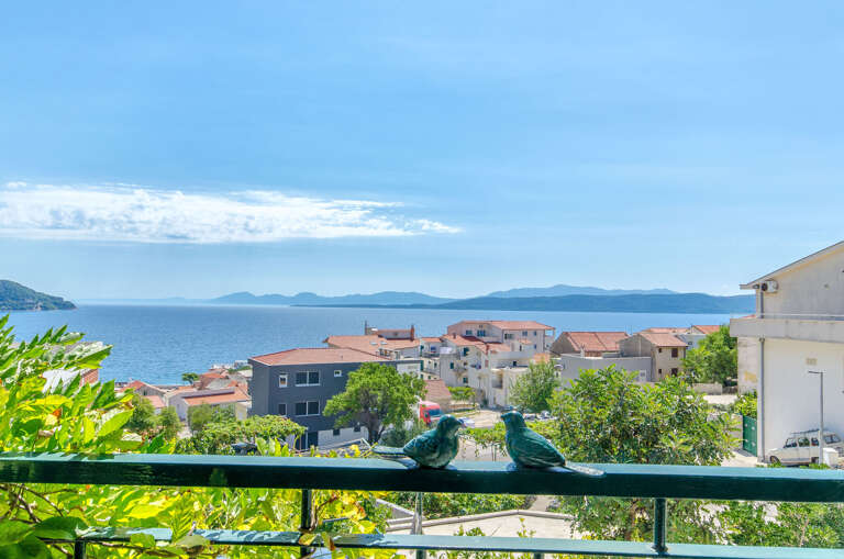 Igrane Apartment Rental